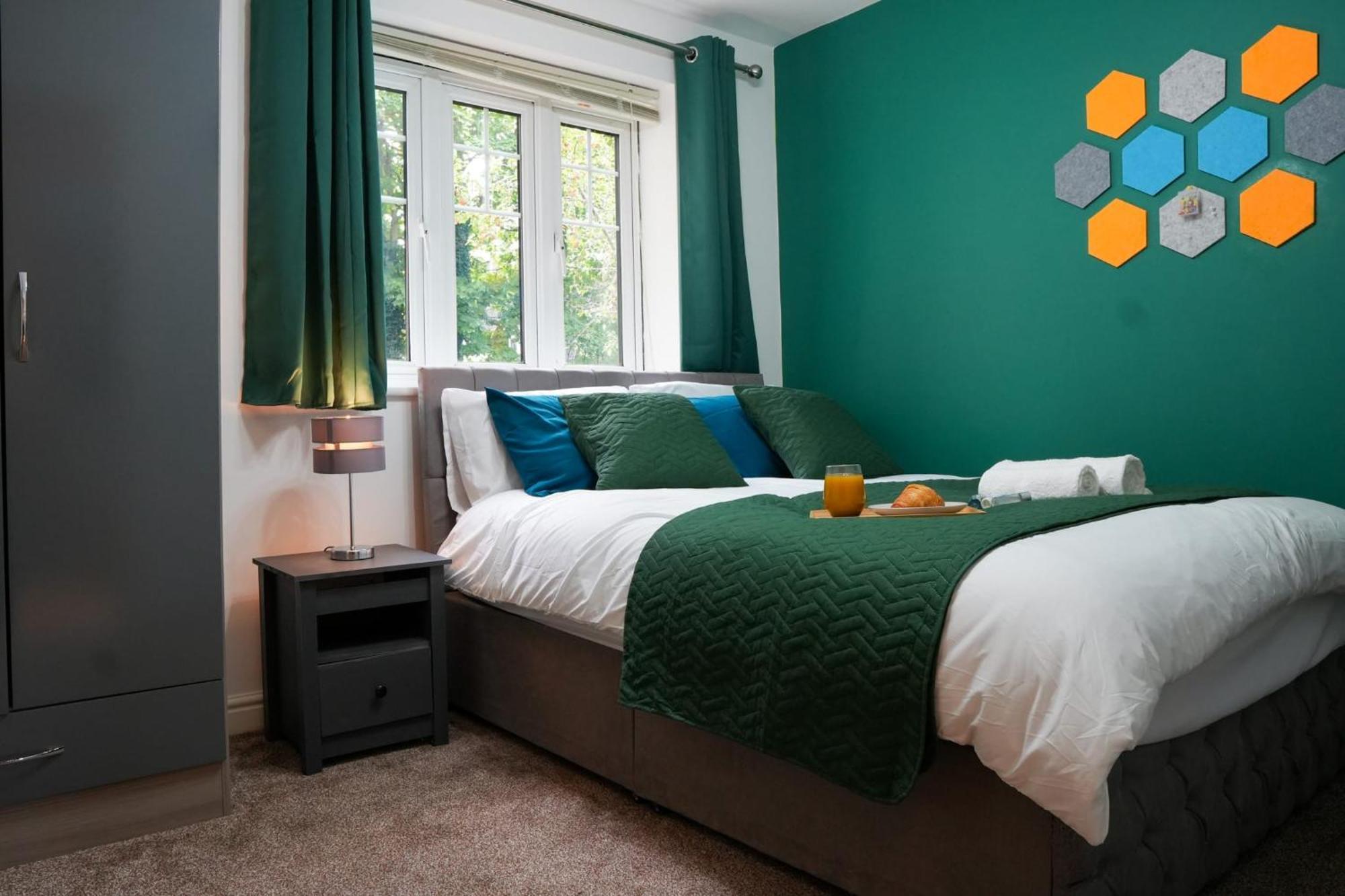Whole 2-Bed Apartment - Contractors, Professionals, Ulez Free, Free Parking, B'Ham City 10Mins Birmingham Exterior foto